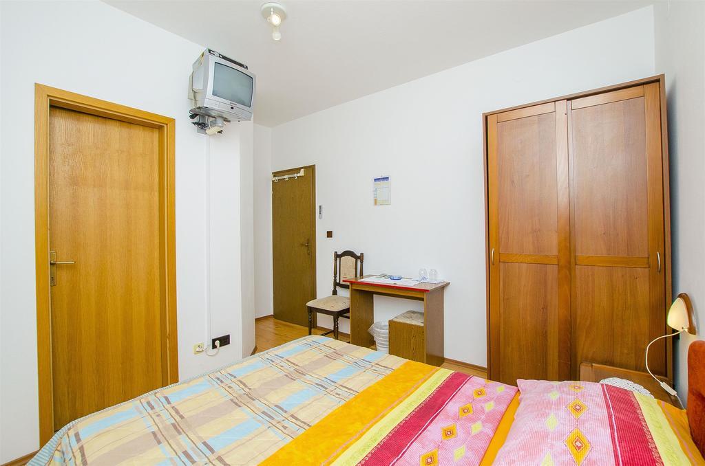 Apartments&Rooms Iva Trogir Buitenkant foto