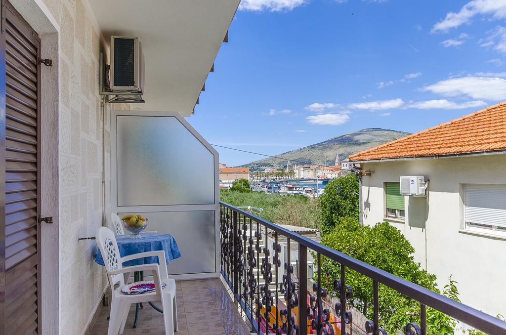 Apartments&Rooms Iva Trogir Buitenkant foto