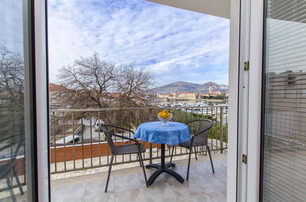 Apartments&Rooms Iva Trogir Buitenkant foto