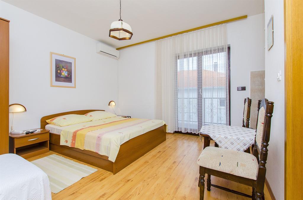 Apartments&Rooms Iva Trogir Buitenkant foto