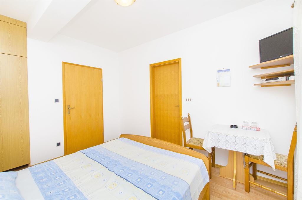 Apartments&Rooms Iva Trogir Buitenkant foto