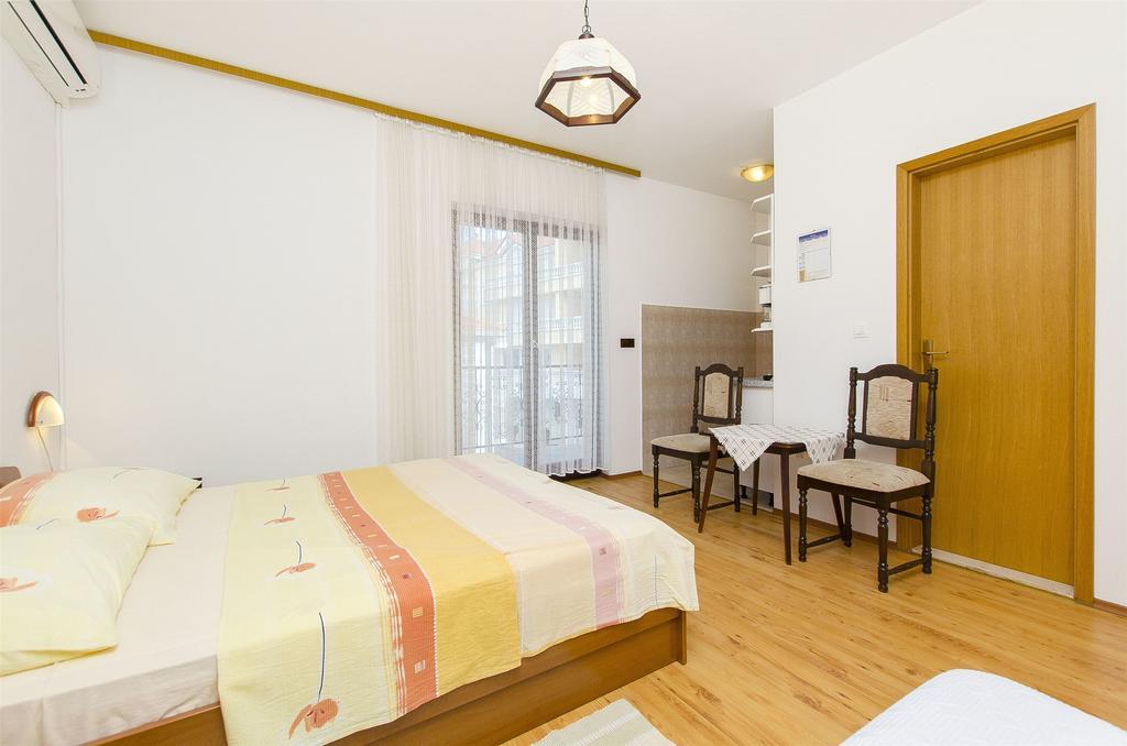 Apartments&Rooms Iva Trogir Buitenkant foto