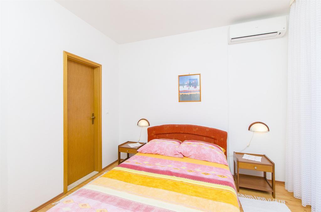 Apartments&Rooms Iva Trogir Buitenkant foto