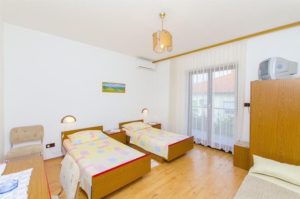 Apartments&Rooms Iva Trogir Buitenkant foto