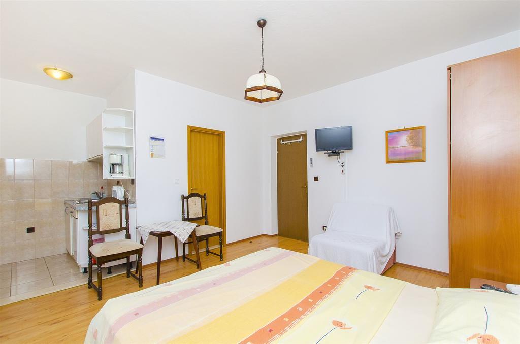 Apartments&Rooms Iva Trogir Buitenkant foto