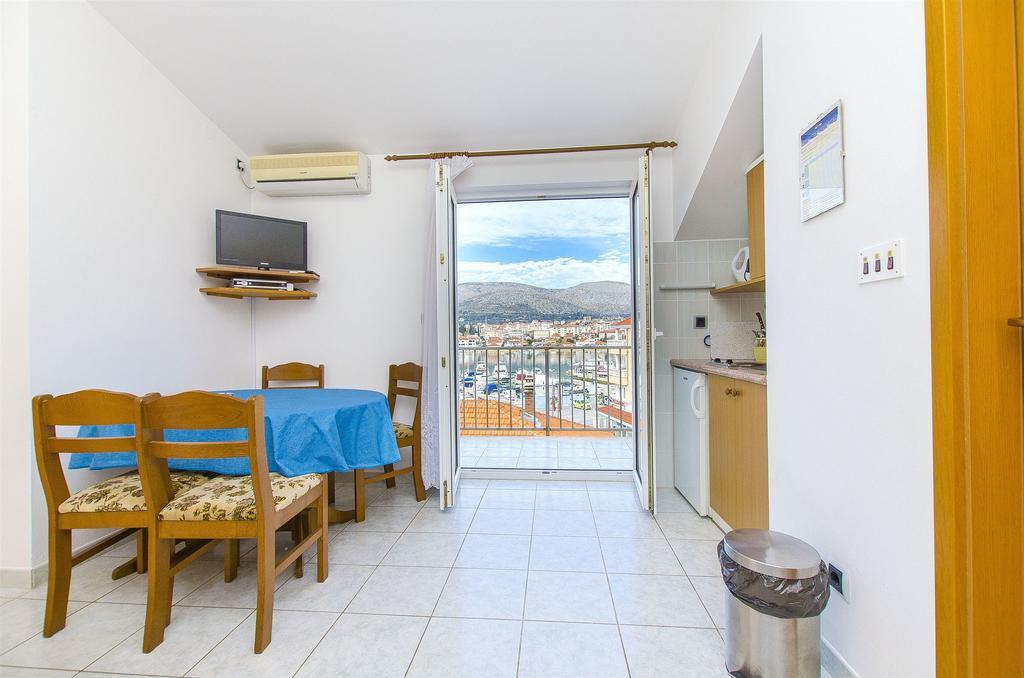 Apartments&Rooms Iva Trogir Buitenkant foto