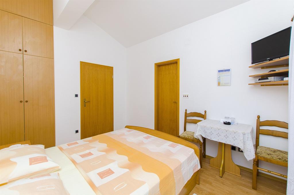 Apartments&Rooms Iva Trogir Buitenkant foto