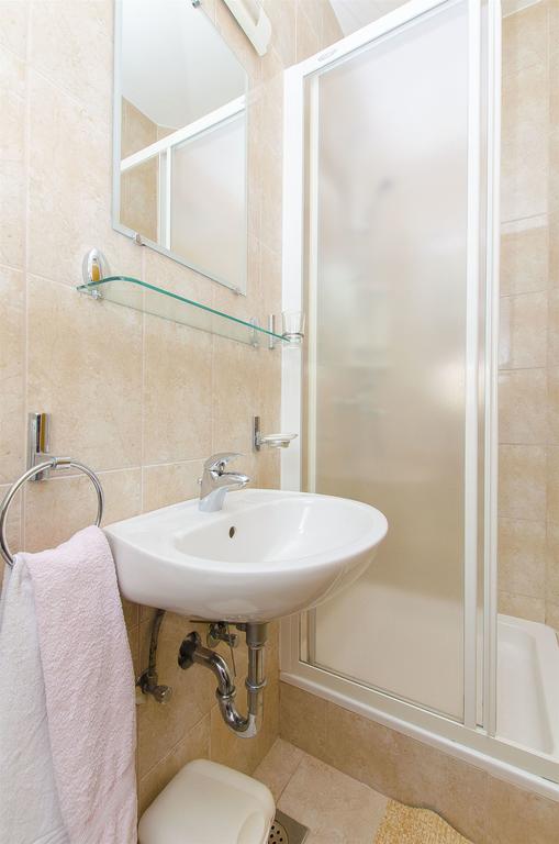 Apartments&Rooms Iva Trogir Buitenkant foto