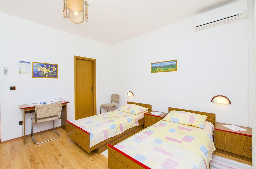 Apartments&Rooms Iva Trogir Buitenkant foto