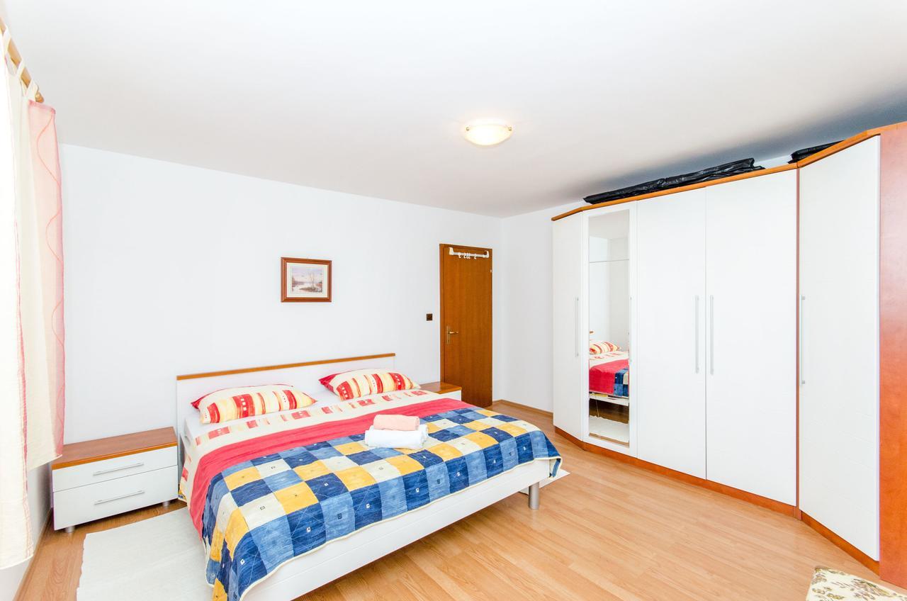 Apartments&Rooms Iva Trogir Buitenkant foto